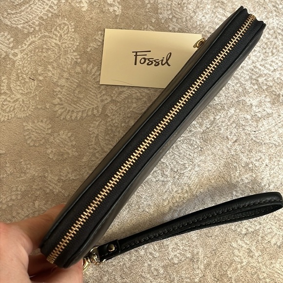 Brand New Fossil Genuine Leather Black Zip Around Wristlet Wallet Teal Interior - Picture 6 of 15